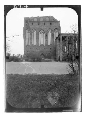 Kaliningrad. Dom (Baubeginn um 1330). Ansicht von Osten