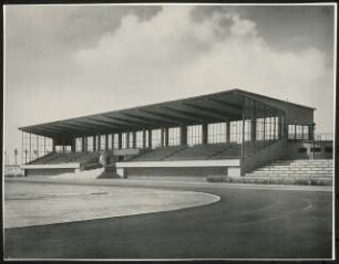 Willy-Sachs-Stadion, Schweinfurt: Blick auf die Haupttribüne
