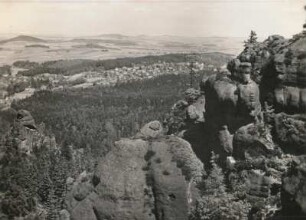 Jonsdorf, Blick von den Mühlsteinbrüchen nach Jonsdorf