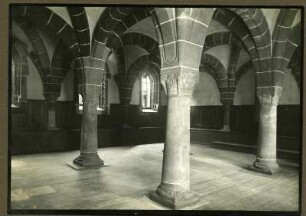 ehemalige Klosterkirche. Inneres des Kapitellsaales gegen Südosten