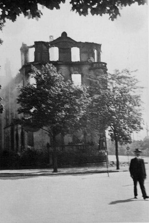 Zerstörungen Zweiter Weltkrieg - Luftangriff auf Karlsruhe am 02./03.09.1942. LS-Revier VI. Ecke Schillerstraße/Kriegsstraße