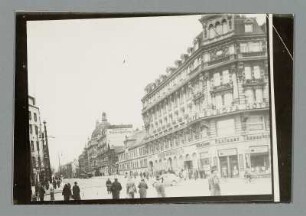 Halle : Halle (Saale). Blick in die Hindenburg Straße (Magdeburger Straße). Straßenbild mit Hotel Europa