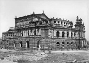 Dresden-Altstadt. Ruine des Opernhauses. Ansicht von Süden