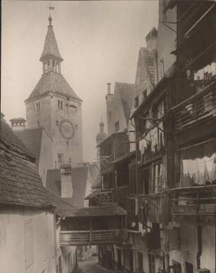Landsberg am Lech (Oberbayern). Hexenviertel. Blick auf den Schmalzturm