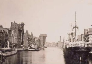 Danzig (Gdansk), Langebrücke und Mottlau. Blick gegen das Krantor