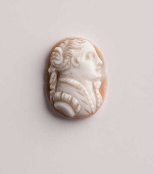 Kameo mit zeitgenössischem weiblichem Porträt (Fürstin?), 2. Hälfte 16. Jh.