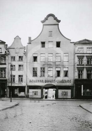 Fassaden der Bürgerhäuser Wasserstraße 29 und 28 in Elbing