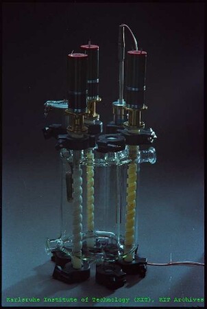 Unbekanntes Bauteil aus Glas des Instituts für Radiochemie (IRCh)