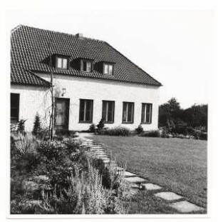 Garten am Landhaus van Beek am Seddiner See: Haus Eingangsseite