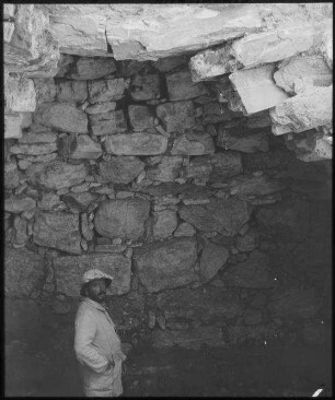 falsches Gewölbe in Megiddo, Klingenburg