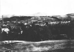 Neusalza-Spremberg. Ortsansicht mit Stadtberg (Aufnahme Karl Golbs, gest. 1910), Repro
