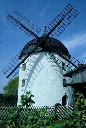 Vorderansicht der Mühle