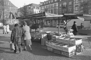 Wochenmarkt auf dem Gutenbergplatz