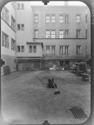 Kamenz, Platz der Jugend (Schulplatz) 1. 1. POS (1. Mittelschule; 1843-1844). Innenhof