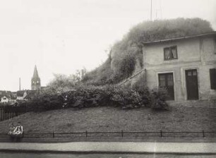 Schkeuditz, Delitzscher Straße : Schkeuditz, Delitzscher Straße. Blick zur Stadtkirche St. Alban