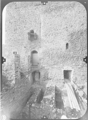 Gnandstein (Kohren-Sahlis-Gnandstein). Burg Gnandstein (A. 13. Jh.). Hofansicht