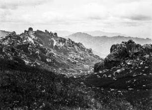 Felsformation : Felsformation im Lao Shan-Gebirge