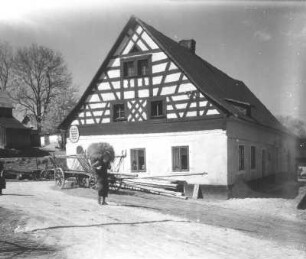 Höfen. Egerländer Fachwerkhaus. Giebelseite