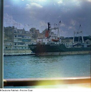 Frachtschiff "Agios Nikolaos" im Hafen