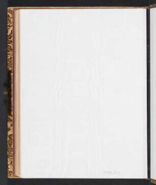 Hinteres fliegendes Blatt. Rückseite : Album aus dem Umkreis der Familie des Mühlenbesitzers Traugott Bienert in Dresden-Plauen. Ledereinband, geprägt, Schnittverzierung in Rot; 30 x 24 x 5,5 cm (ab 1880). Dresden: SLUB/DF 1989.C.4