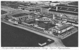 Hauptgaststätte Ausstellungsgelände mit Strandbad, Leipzig ; Original-Fliegeraufnahme
