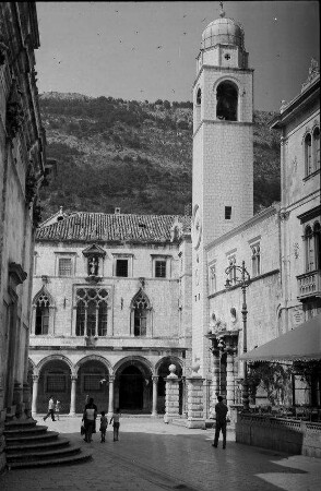 Dubrovnik: Blick zum Sponza Palast am Luza Platz