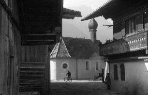 Untergrainau: Kirche und Zugspitze