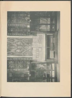 [Persien, Türkei und Ägypten, Schrank 5, Schaukasten zwischen Schrank 5 und 6, Schrank 6 im Bild]