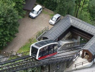 Salzburg - Festungsbahn : Talbahnhof der Festungsbahn. Aufgenommen in Salzburg am 22. Juli 2011