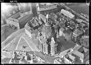 Neumarkt mit Frauenkirche : Dresden-Altstadt. Neumarkt mit Frauenkirche. Luftbild-Schrägaufnahme von Südosten