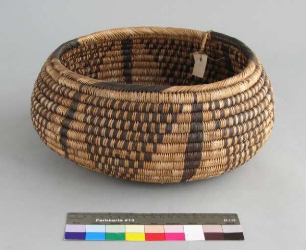 Basket with lid