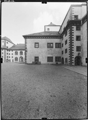 Augustusburg. Schloss (1568-1572; H. Lotter, E. van der Meer). Hofansicht