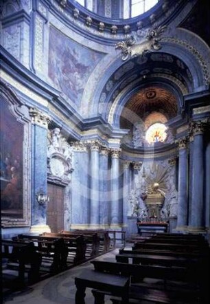 Kurfürstenkapelle am Dom zu Breslau mit Altar