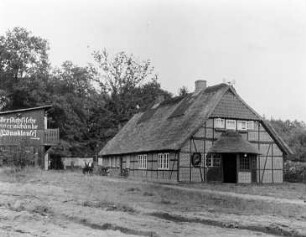Fachwerkscheune : Fachwerkscheune "Lönsklause" zwischen Bad Fallingbostel und Lüneburg