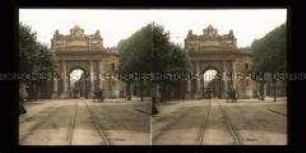 Straßenbahn und Kutsche am Karlstor, Heidelberg