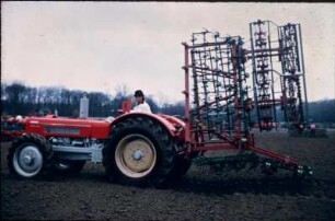 Fotografie: Egge, Allradtraktor