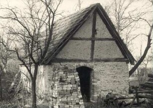 Backofen in Klein Partwitz : Bauwesen - Wirtschaftsgebäude und Gehöfte. Ort: Bjezdowy / Klein Partwitz. Backofen im Garten.