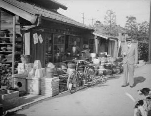 Tonwarenhändler in Omori (Japan-Aufenthalt 1934-1939)