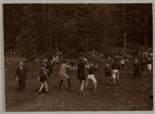 Turnspiel am Waldesrand