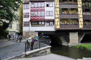 Krämerbrücke in Erfurt : Das Zentrum der Thüringer Landeshauptstadt Erfurt wird dominiert von vielen historischen denkmalgeschützten Gebäuden. Bild: Blick auf einen Seitenbereich der historischen Krämerbrücke in Erfurt. 2008