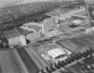 Luftaufnahme, Blick von Osten auf die John-Locke-Siedlung. Berlin-Lichtenrade, John-Locke-Straße