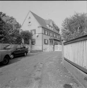 Dresden-Weißer Hirsch, Mönchsholz 3. Wohnhaus der kleinen Siedlung (1927; P. Müller). Eckansicht