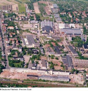 Dresden-Niedersedlitz. Blick über ehem. Betrieb "Sachsenwerk", Leuben und Großzschachwitz. Luftbild-Schrägaufnahme von Südwesten