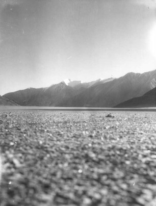 China. Sinkiang (Xinjiang). Kunlun. Pik 21750 (7250 m) bei Hadji lenger