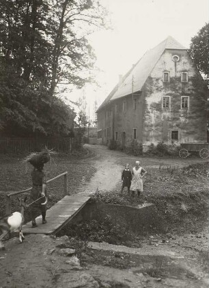 Gnandstein. Gehöft vor der Mühle. Ansicht mit Holzsteg über die Wyhra