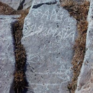 Santorin. Alt-Thera, Altdorische Graffiti auf den Felsen beim archaischen Apollon-Heiligtum