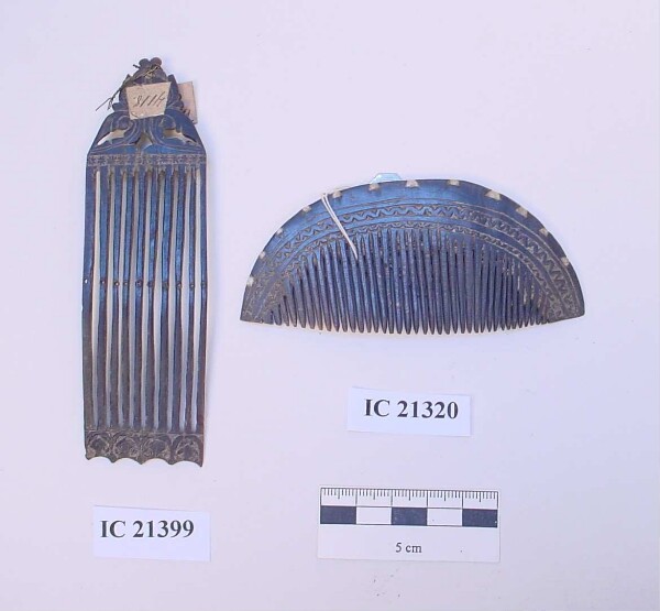 Male comb made from horn