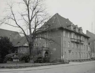 Klinik mit angebauter Hospitalkirche
