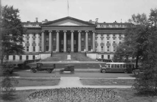 Finanzministerium / Treasury Building