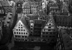 Straßburg: Blick vom Münster, von der Plattform, Renaissance-Haus am Schlossplatz